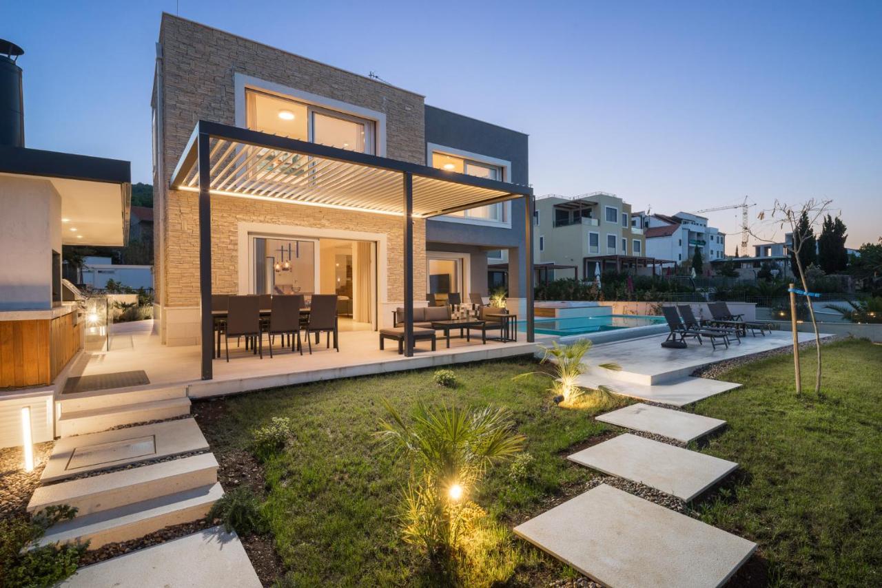 Acadia Beach Villas & Apartments Slatine Ngoại thất bức ảnh